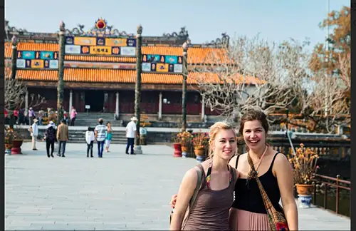 Full-day Guided Tour: Hue City, Craft Villages, and a Boat Trip on the Perfume River