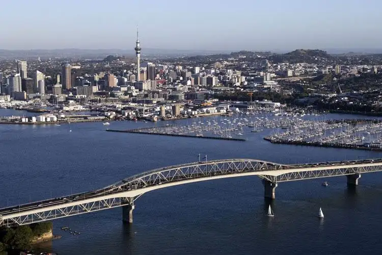 Auckland City & Volcanoes Scenic Helicopter Flight
