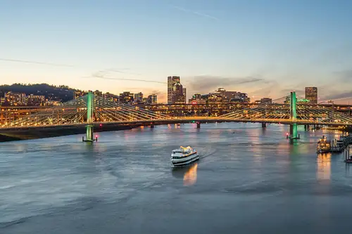 Willamette River Dinner Cruise in Portland