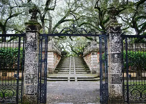 Vizcaya Museum and Gardens Entry with Roundtrip Transportation in Miami