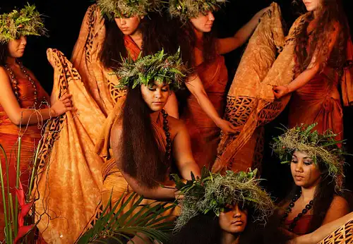 Luau Kalamaku - Hawaiian Dinner and Show Package Best Seats